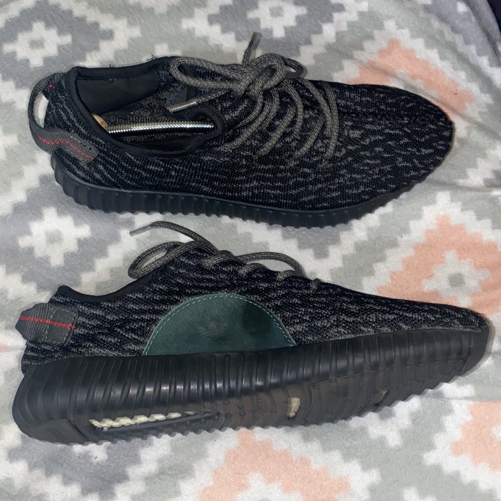 Yeezy Boost 350 "Pirate Black" sneakers